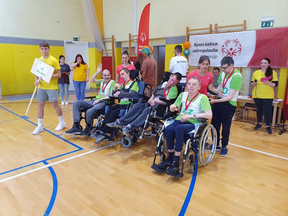 Naša ekipa z medaljami okrog vratu